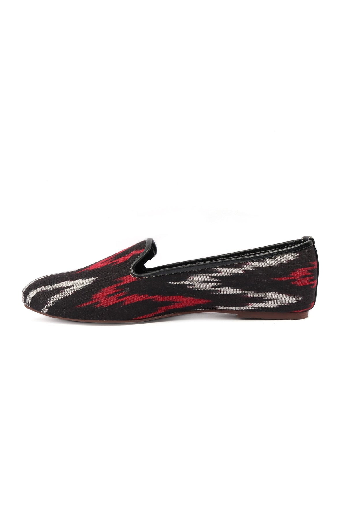 Black, Red & Grey Ikat Flat Cruelty Free Leather Ballerina サイズ EU39