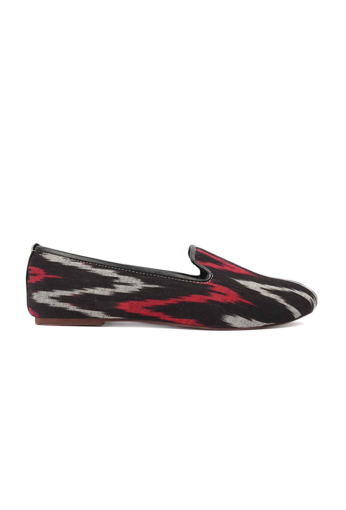 Black, Red & Grey Ikat Flat Cruelty Free Leather Ballerina サイズ EU37