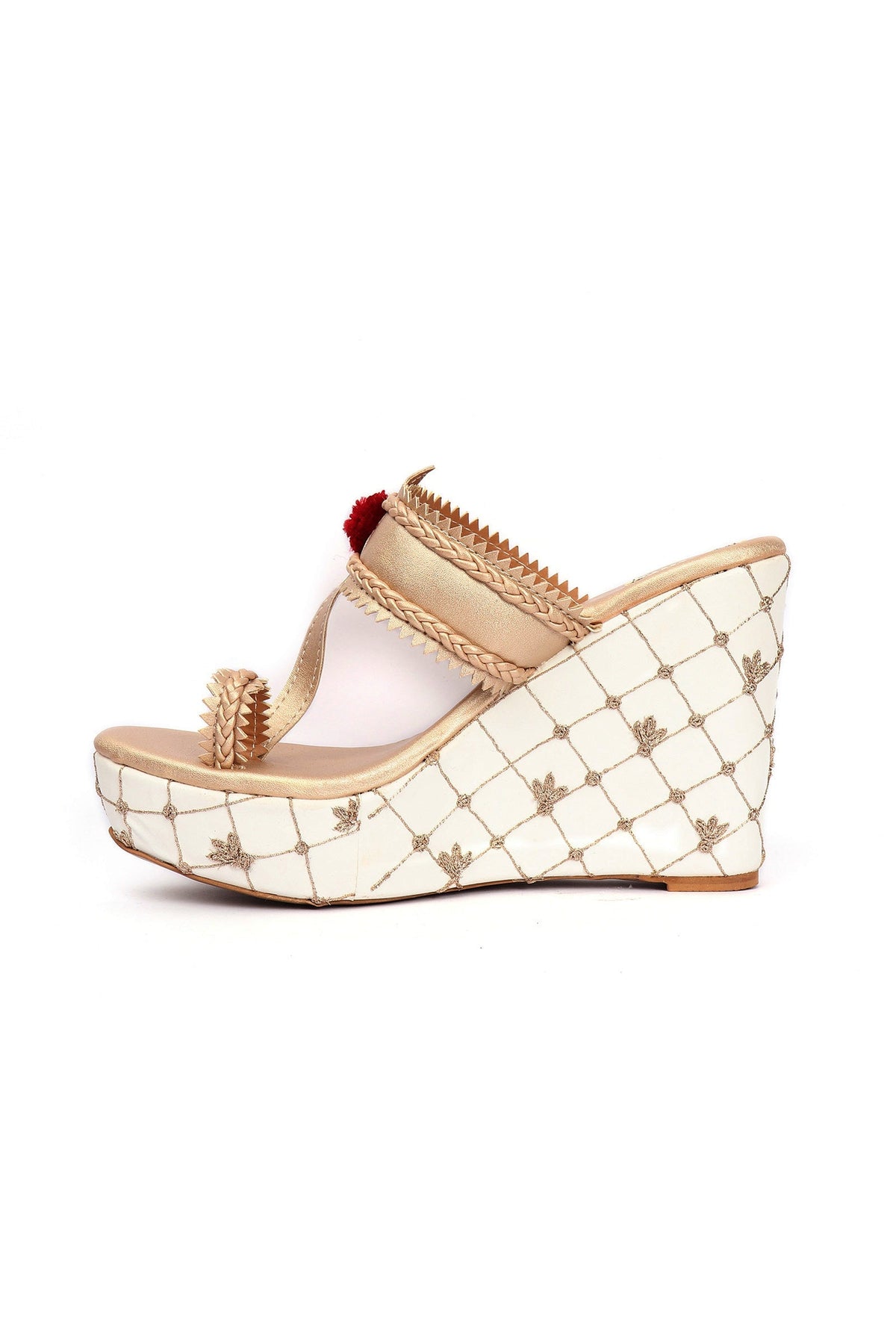 Vainavi Golden Fringed Hand Embroidered Braided One Toe Wedges サイズ EU39