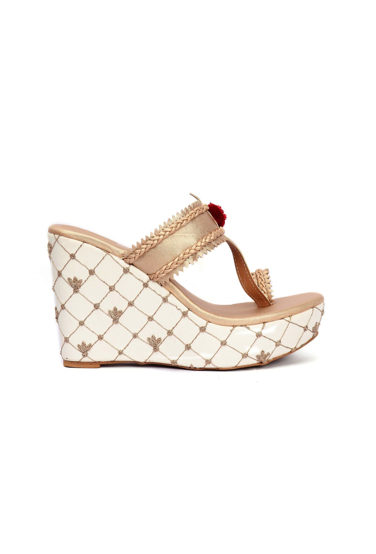 Vainavi Golden Fringed Hand Embroidered Braided One Toe Wedges サイズ EU38