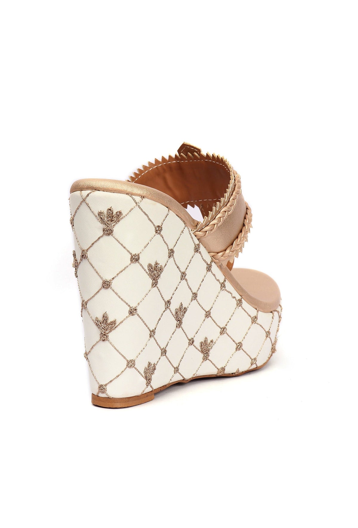 Vainavi Golden Fringed Hand Embroidered Braided One Toe Wedges サイズ EU36