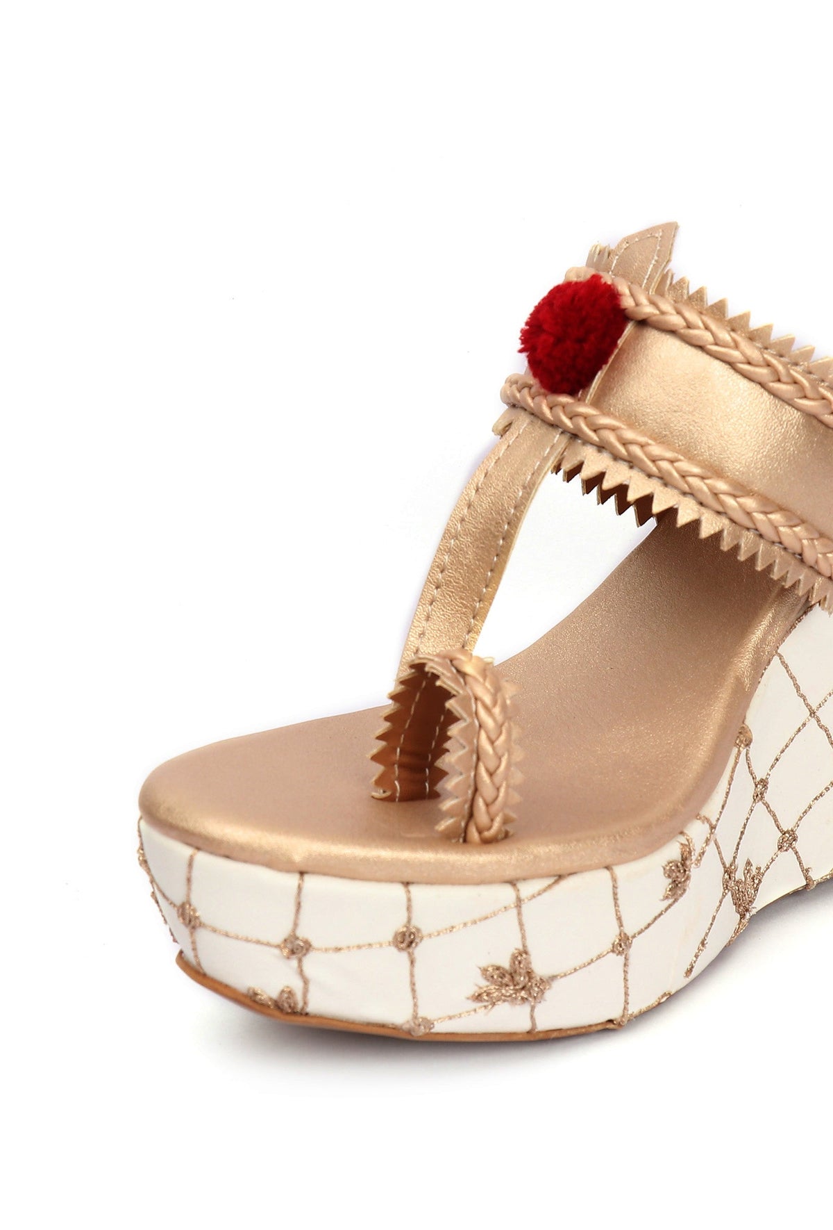 Vainavi Golden Fringed Hand Embroidered Braided One Toe Wedges サイズ EU38