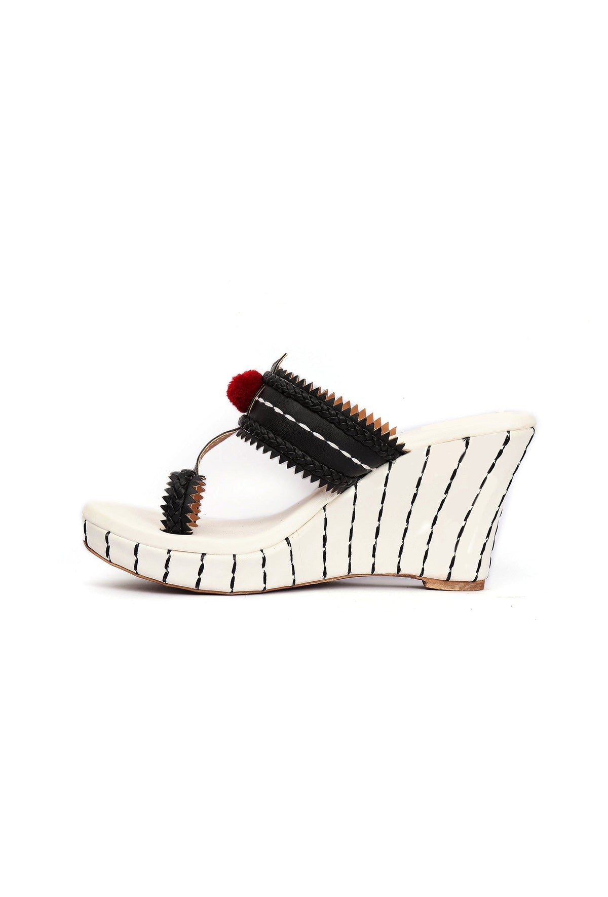 Lohini White & Black Fringed Kolhapuri One Toe Wedges サイズ EU35