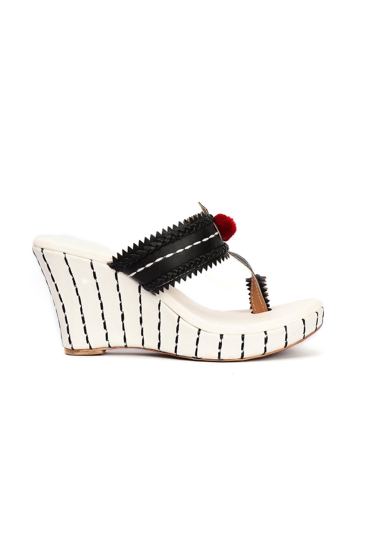 Lohini White & Black Fringed Kolhapuri One Toe Wedges サイズ EU39