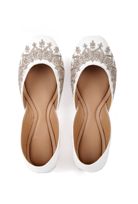 Aasna White Dori Zari Embroidered Jutti サイズ EU38