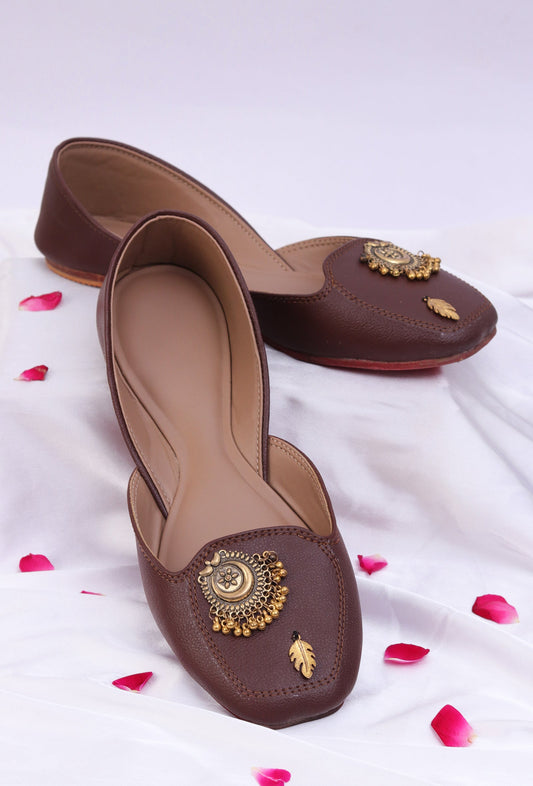 Classic Tan Brown Jutti with Chandbali and Ghungroo サイズ EU37