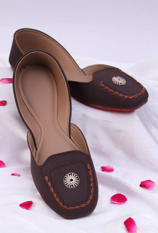 Brown Jutti with German Silver Charm and Handwork サイズ EU38