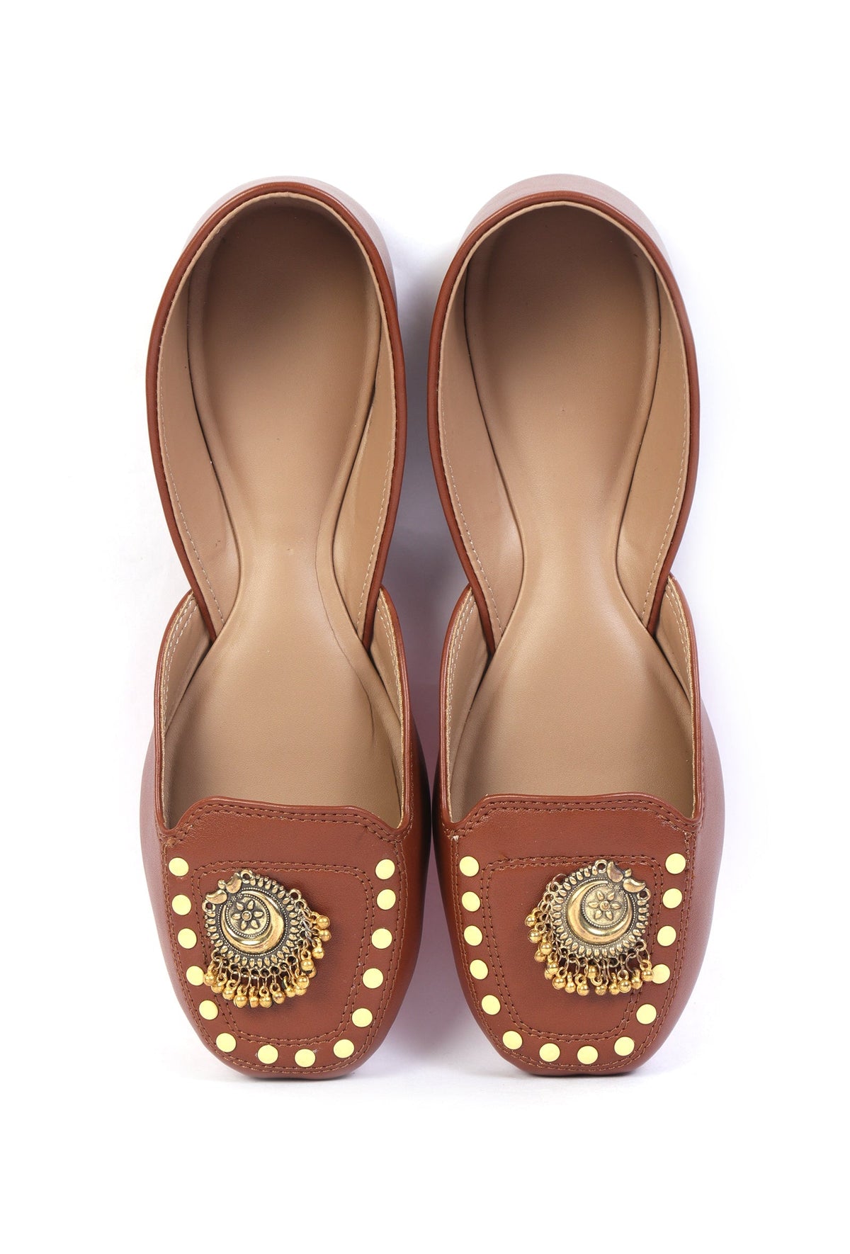 Tan Delight: Golden Chandbali Jutti with Yellow Dots サイズ EU40