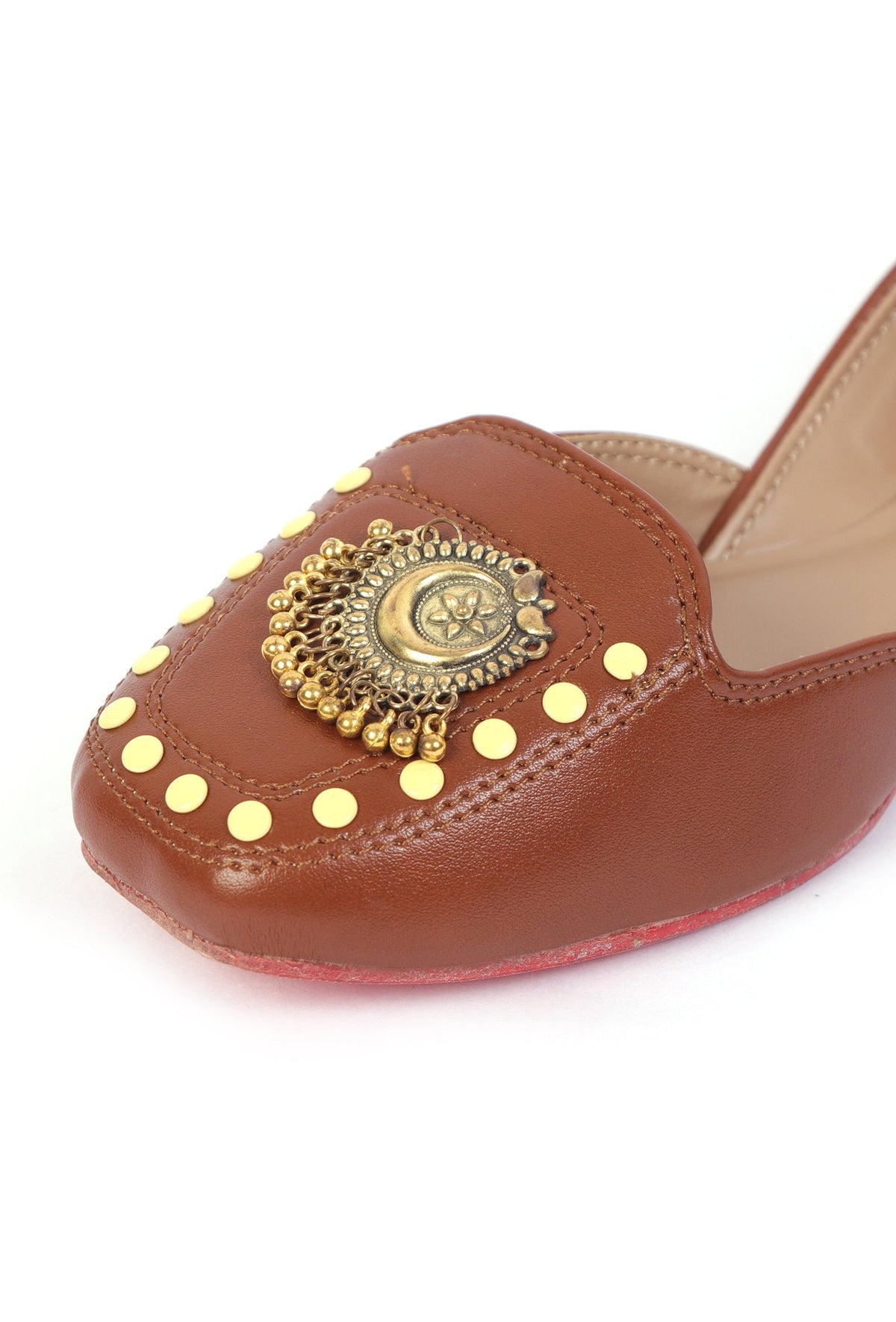 Tan Delight: Golden Chandbali Jutti with Yellow Dots サイズ EU35