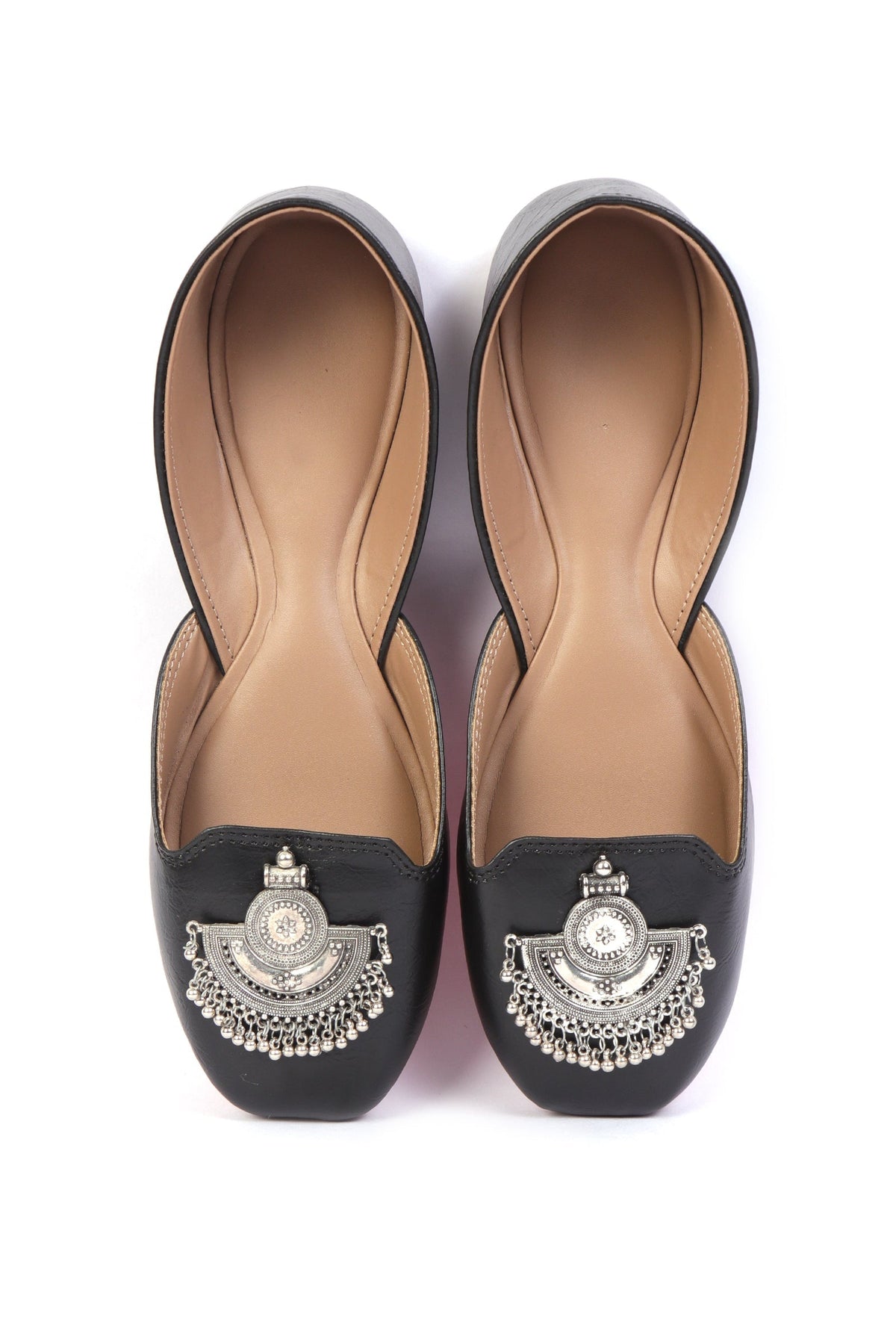 Timeless Black Jutti with Silver Details and Ghungroo サイズ EU41