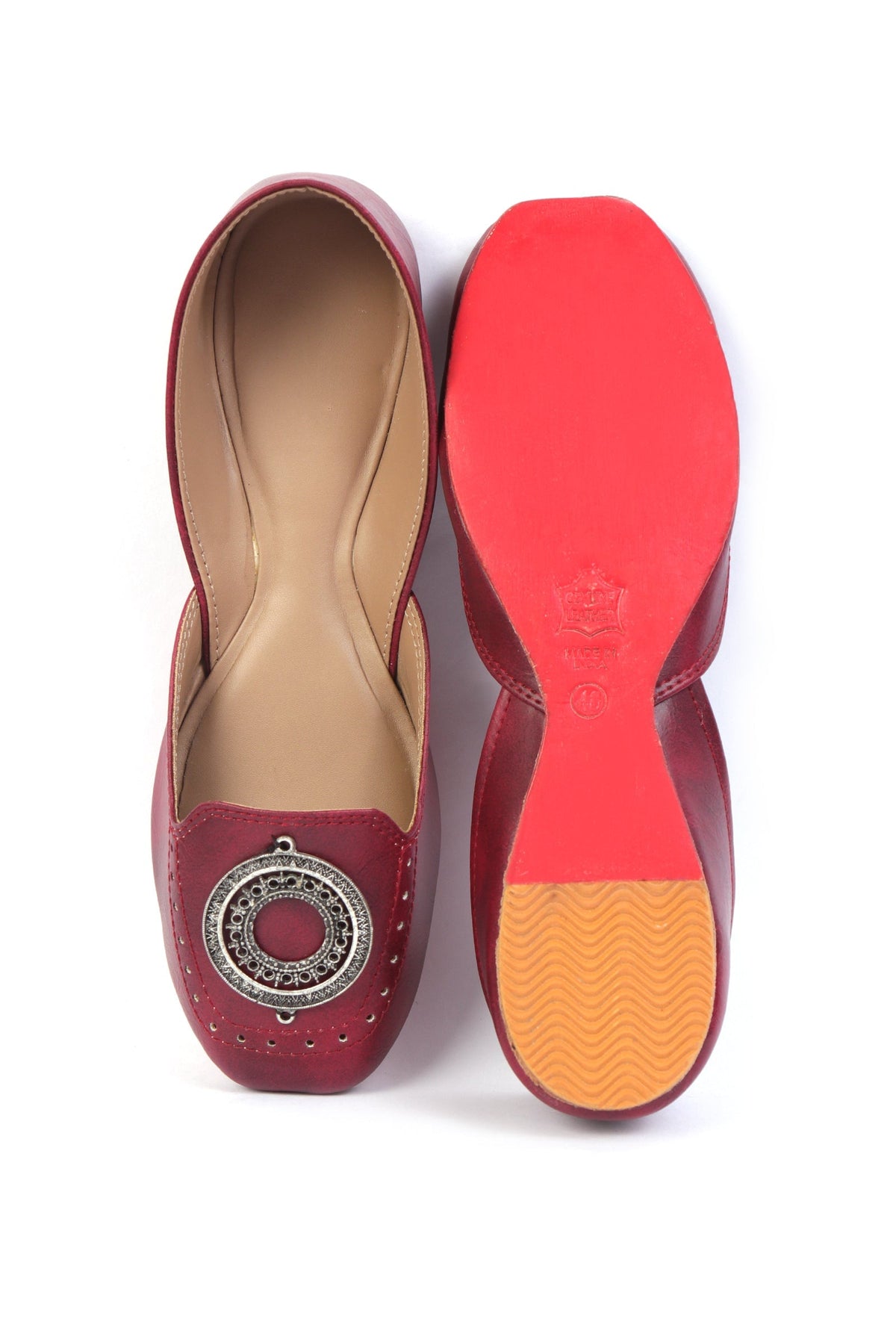 Vibrant Cherry Jutti with Silver Frame Detailing サイズ EU41