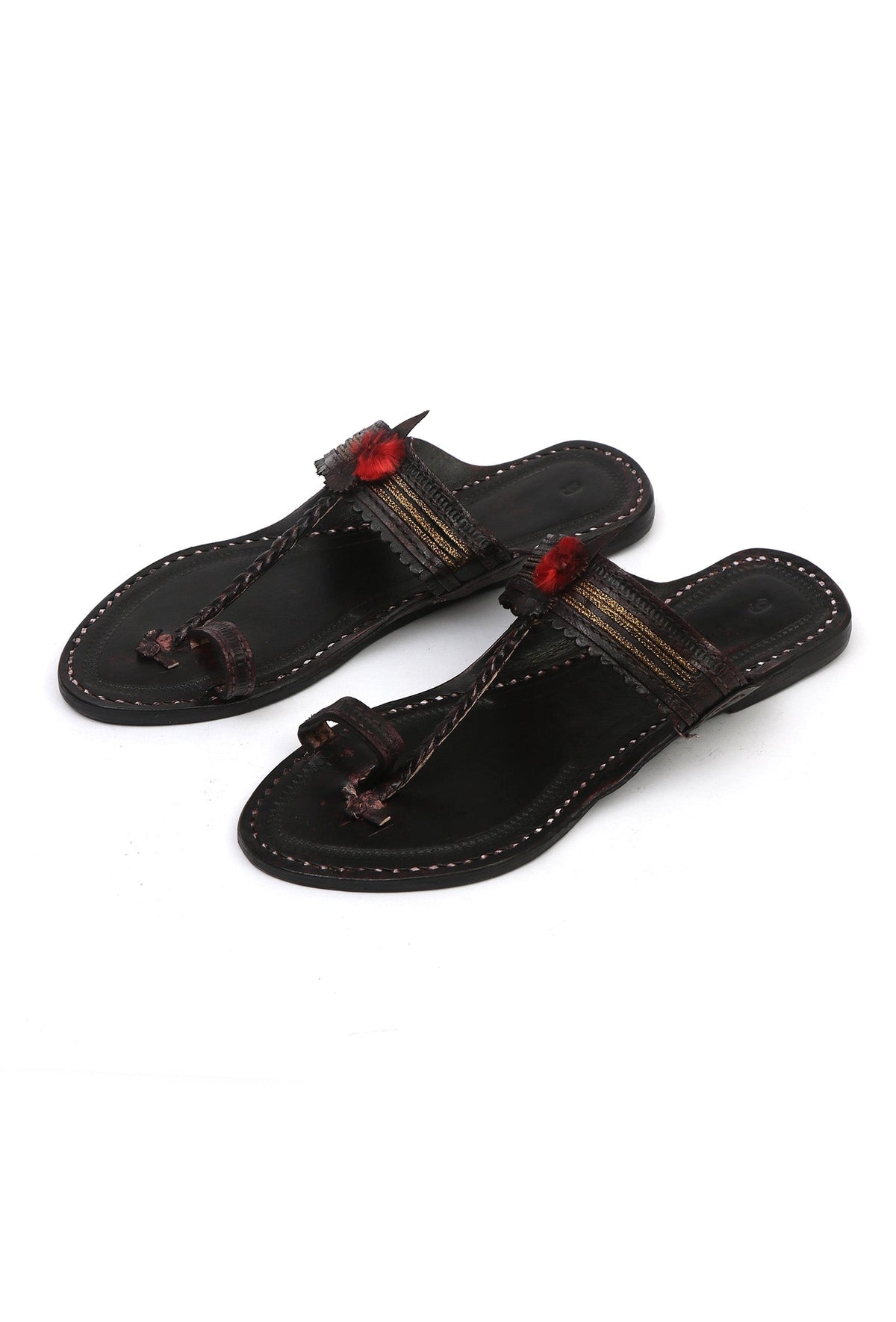 Vasundhara Gold Weave Cruelty-Free Genuine Leather Kolhapuri サイズ EU41