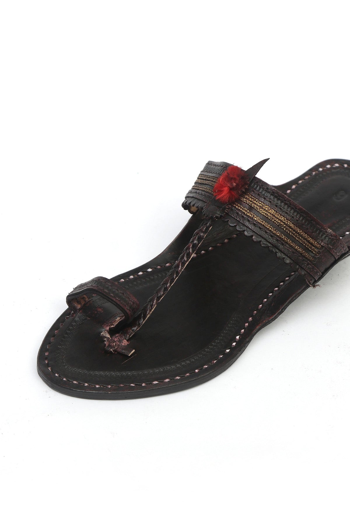 Vasundhara Gold Weave Cruelty-Free Genuine Leather Kolhapuri サイズ EU41
