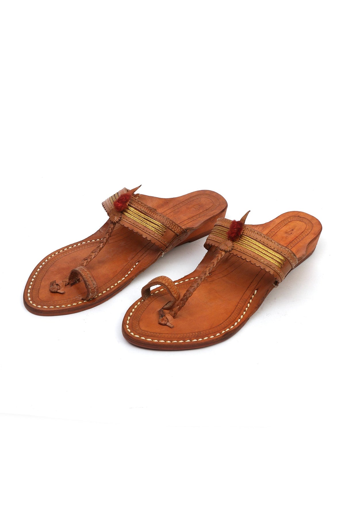 Saanjh Golden Strap Cruelty-Free Leather Kolhapuri Chappals サイズ EU39