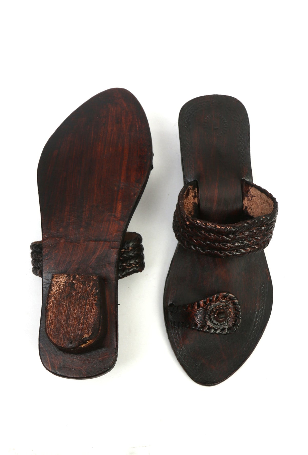 Neerja Braided Toe-Ring Cruelty-Free Genuine Leather Kolhapuri サイズ EU43