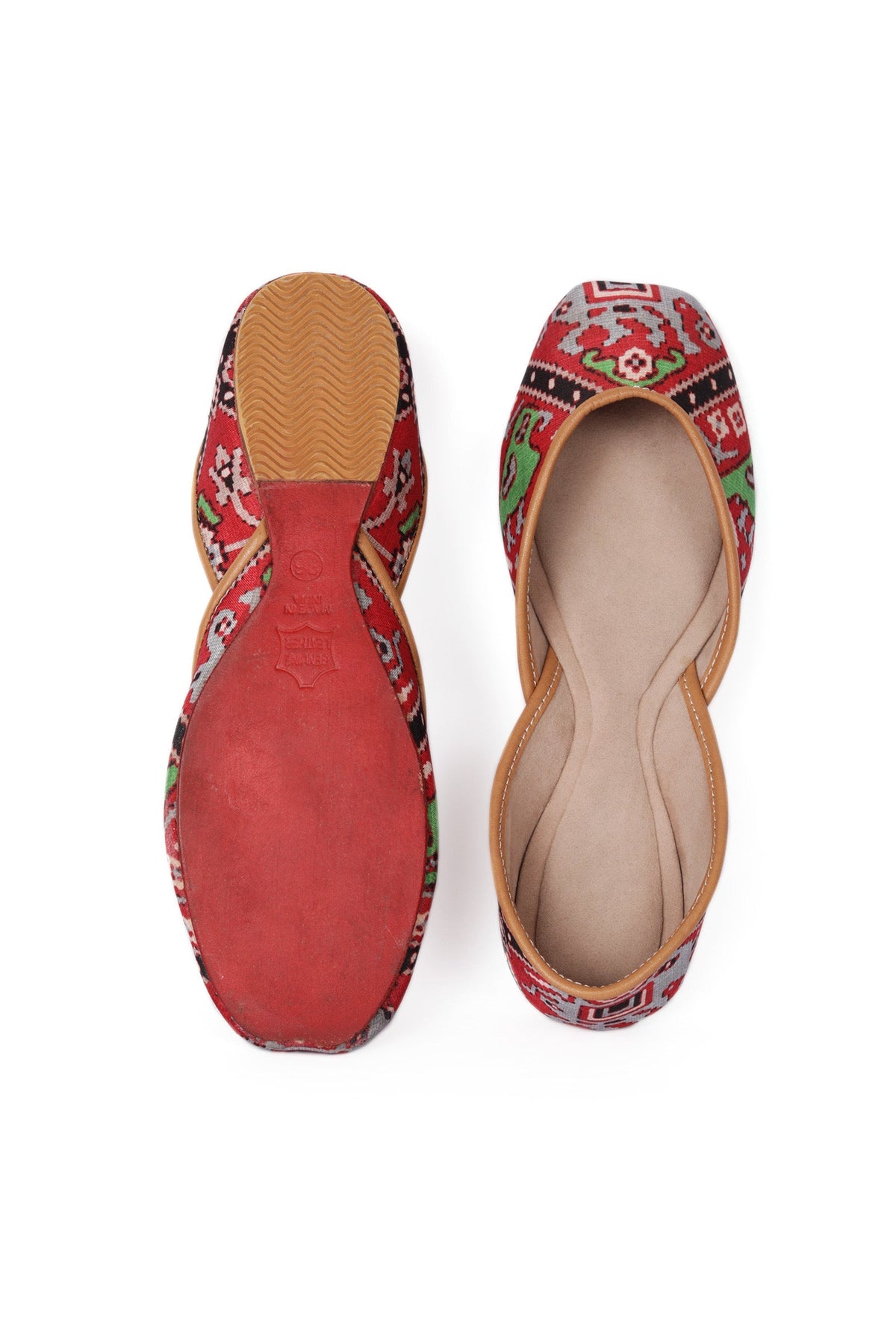 Green & Red Silk Patola Print Juttie サイズ EU41