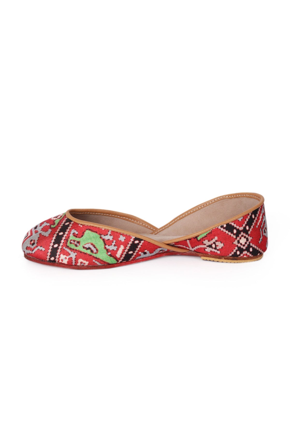 Green & Red Silk Patola Print Juttie サイズ EU38
