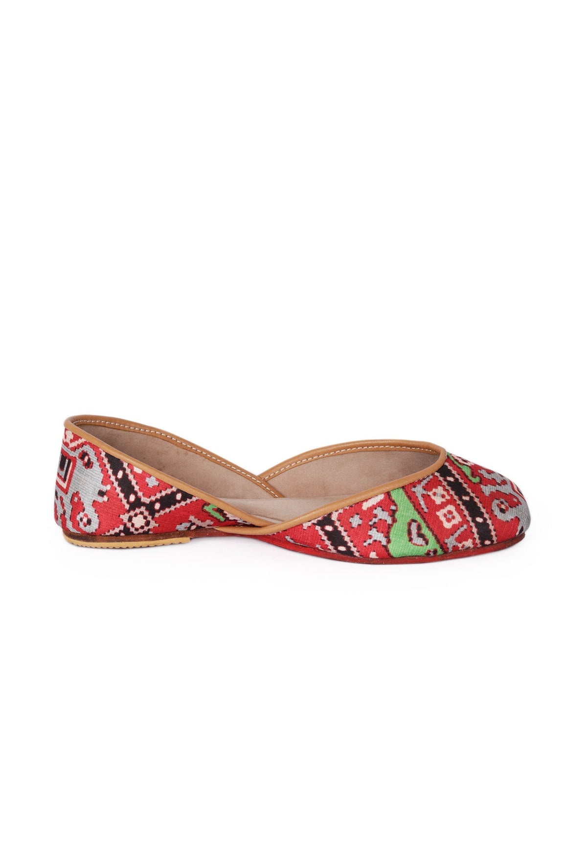 Green & Red Silk Patola Print Juttie サイズ EU36