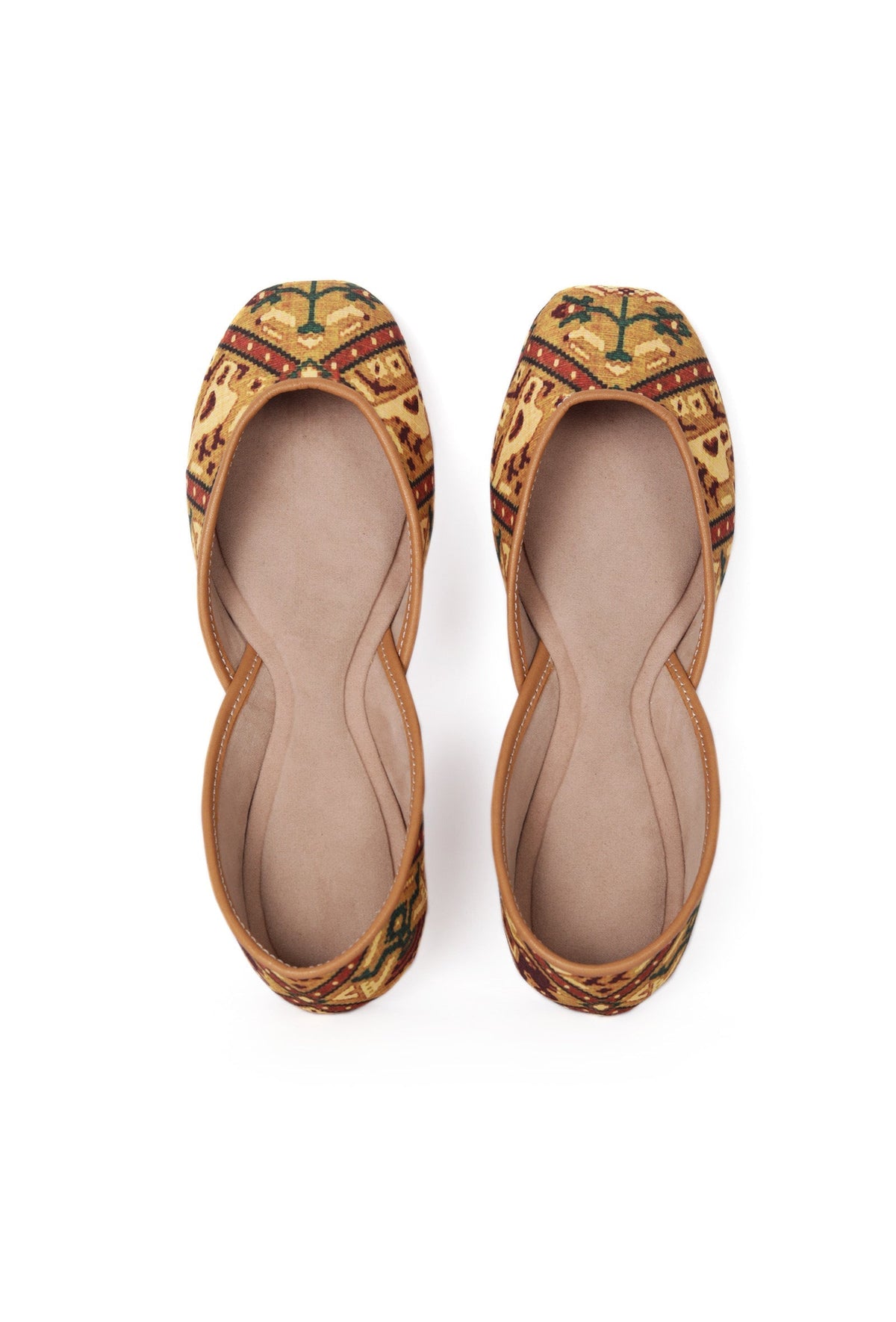 Golden Silk Patola Print Juttie サイズ EU42