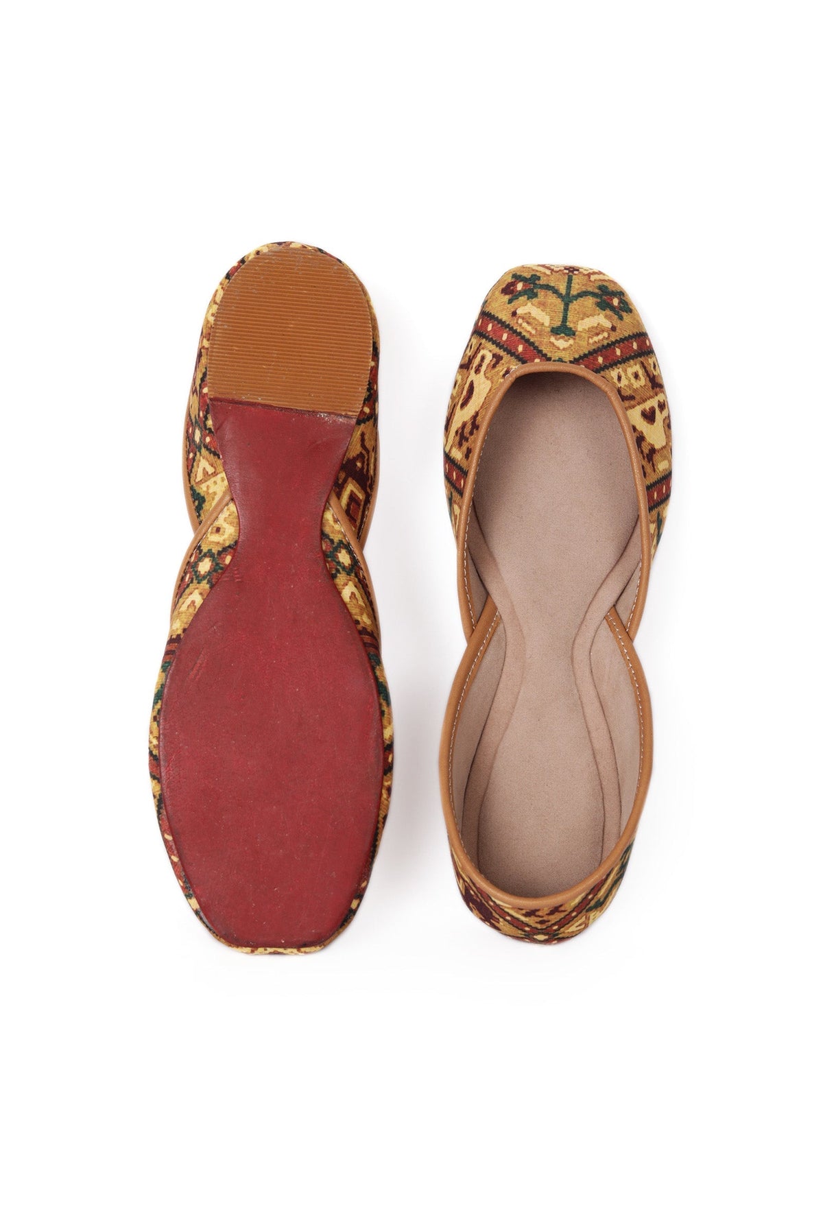 Golden Silk Patola Print Juttie サイズ EU35