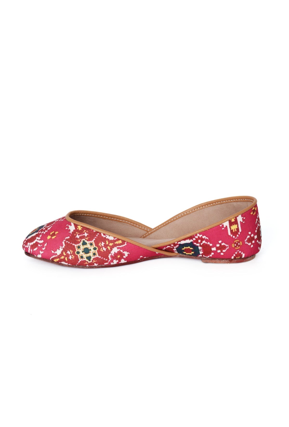 Pink & Coral Silk Patola Print Juttie サイズ EU40