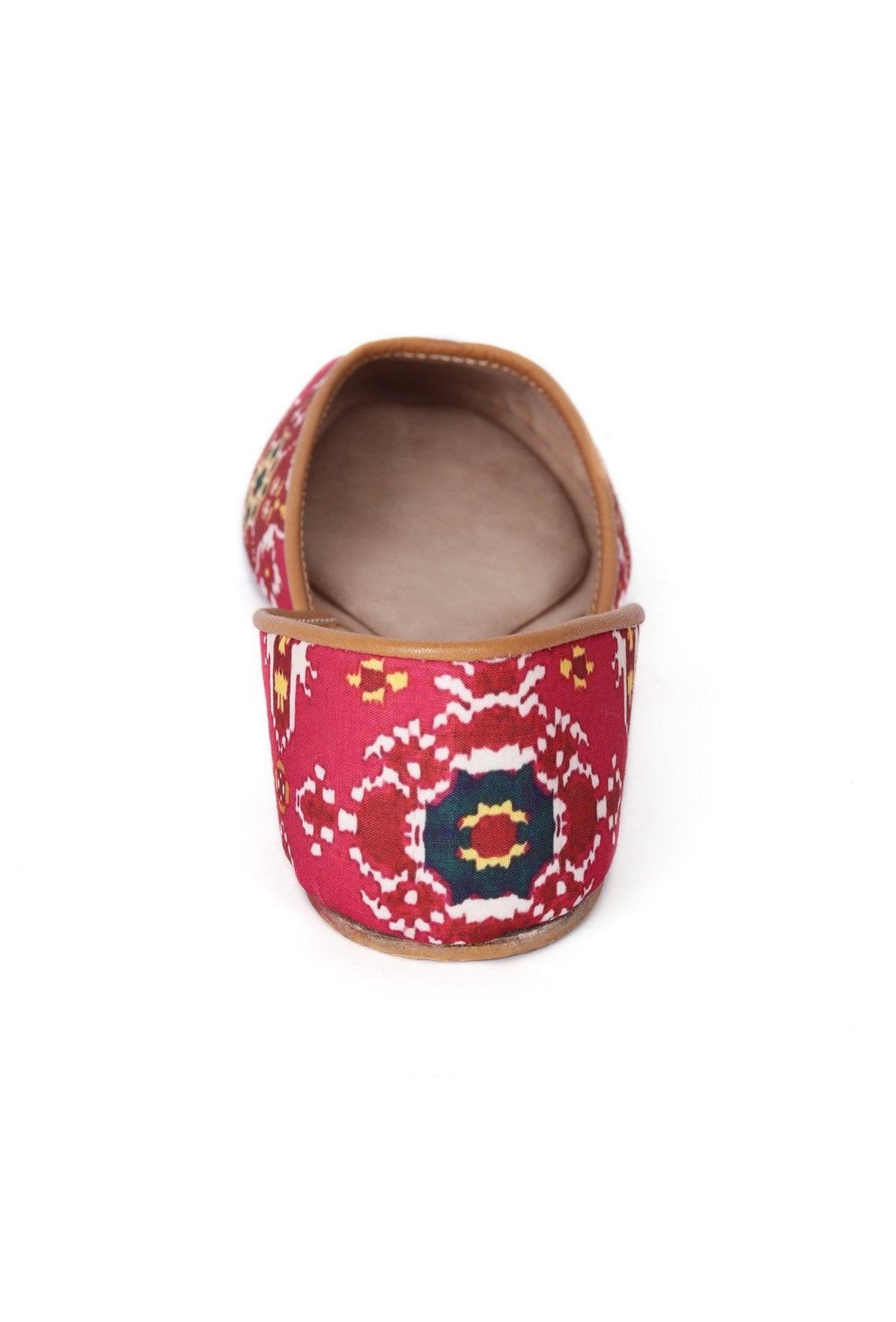 Pink & Coral Silk Patola Print Juttie サイズ EU41