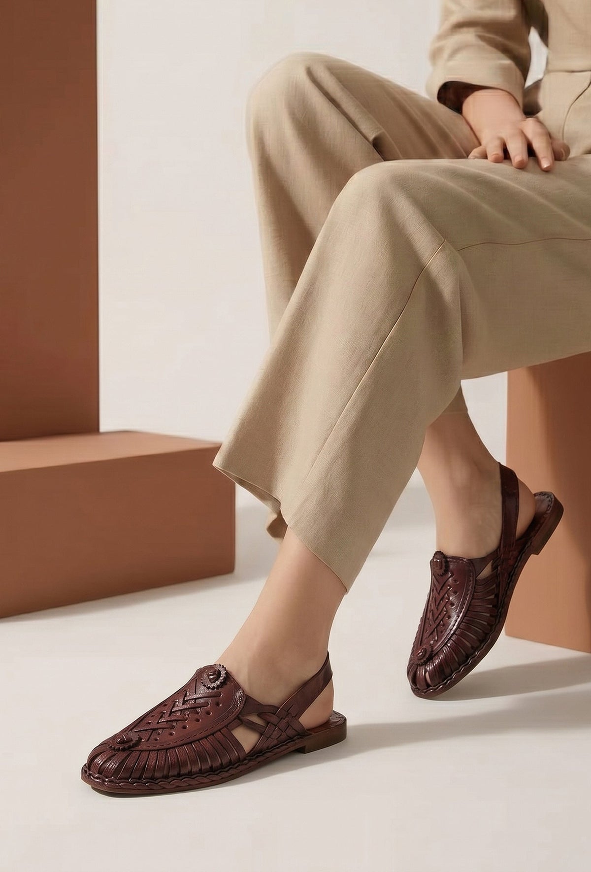 Brown Artisan Huarache Slingback Flats サイズ EU40