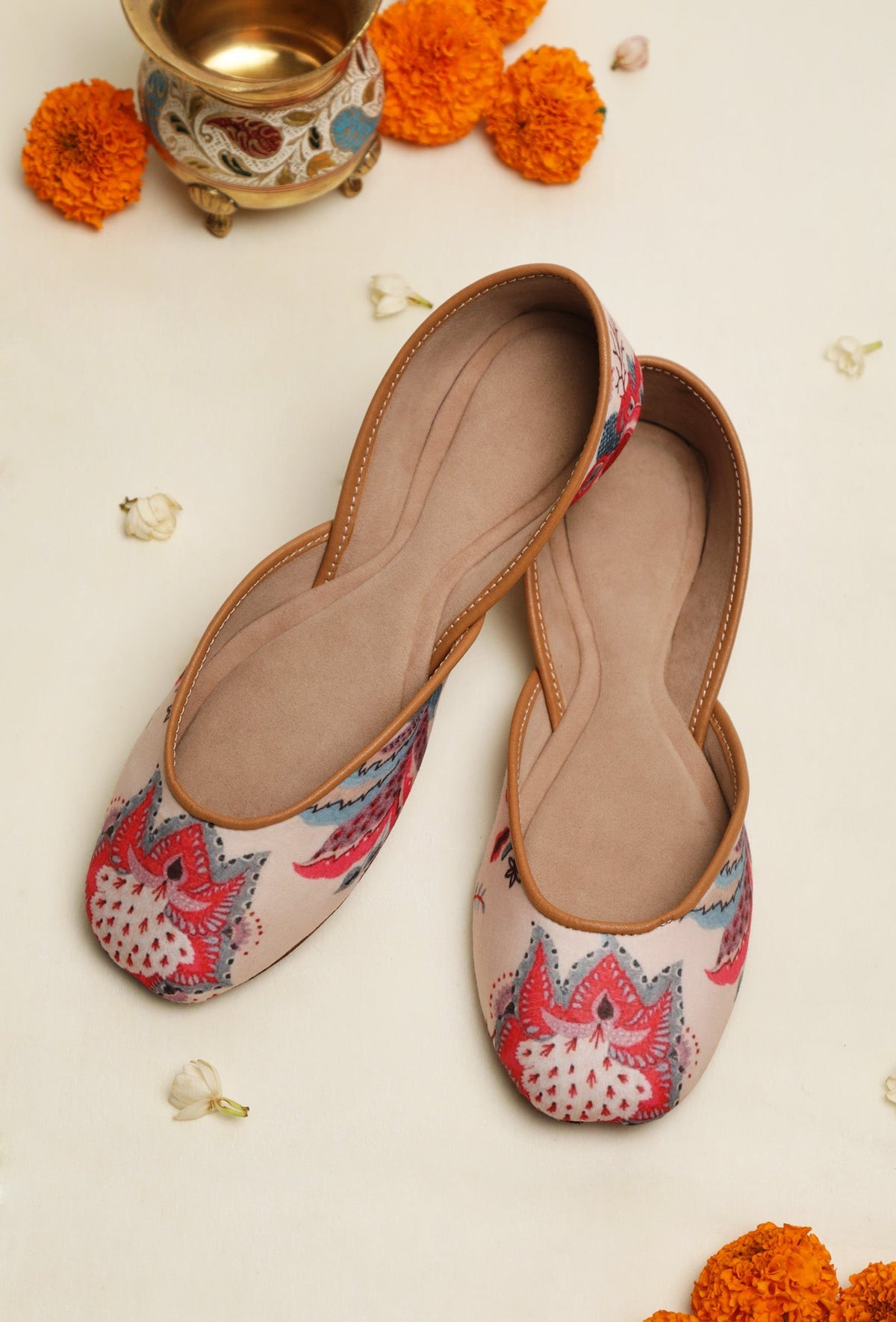 Off-White and Pink Floral Chintz Jutti サイズ EU42