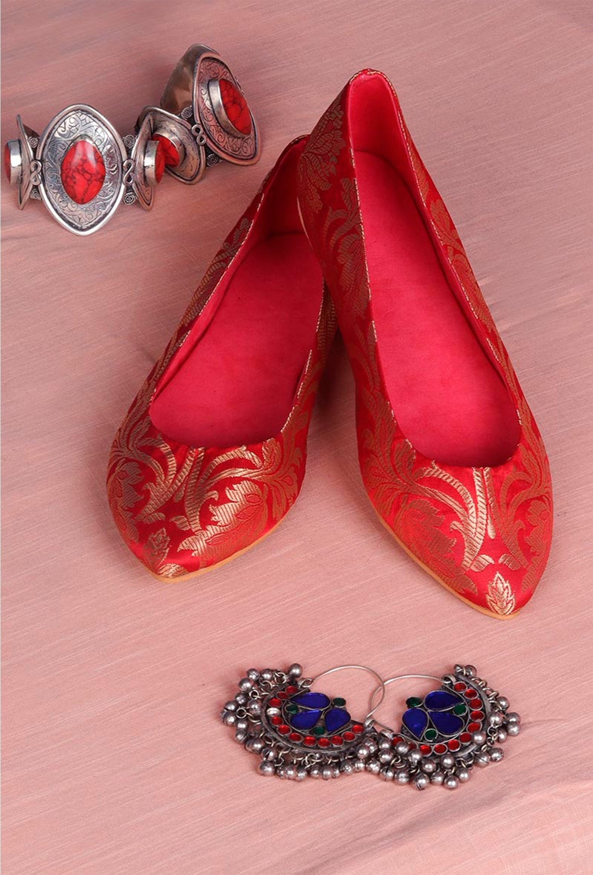 Red Brocade Pointed Toe Ballerina Flats サイズ EU40