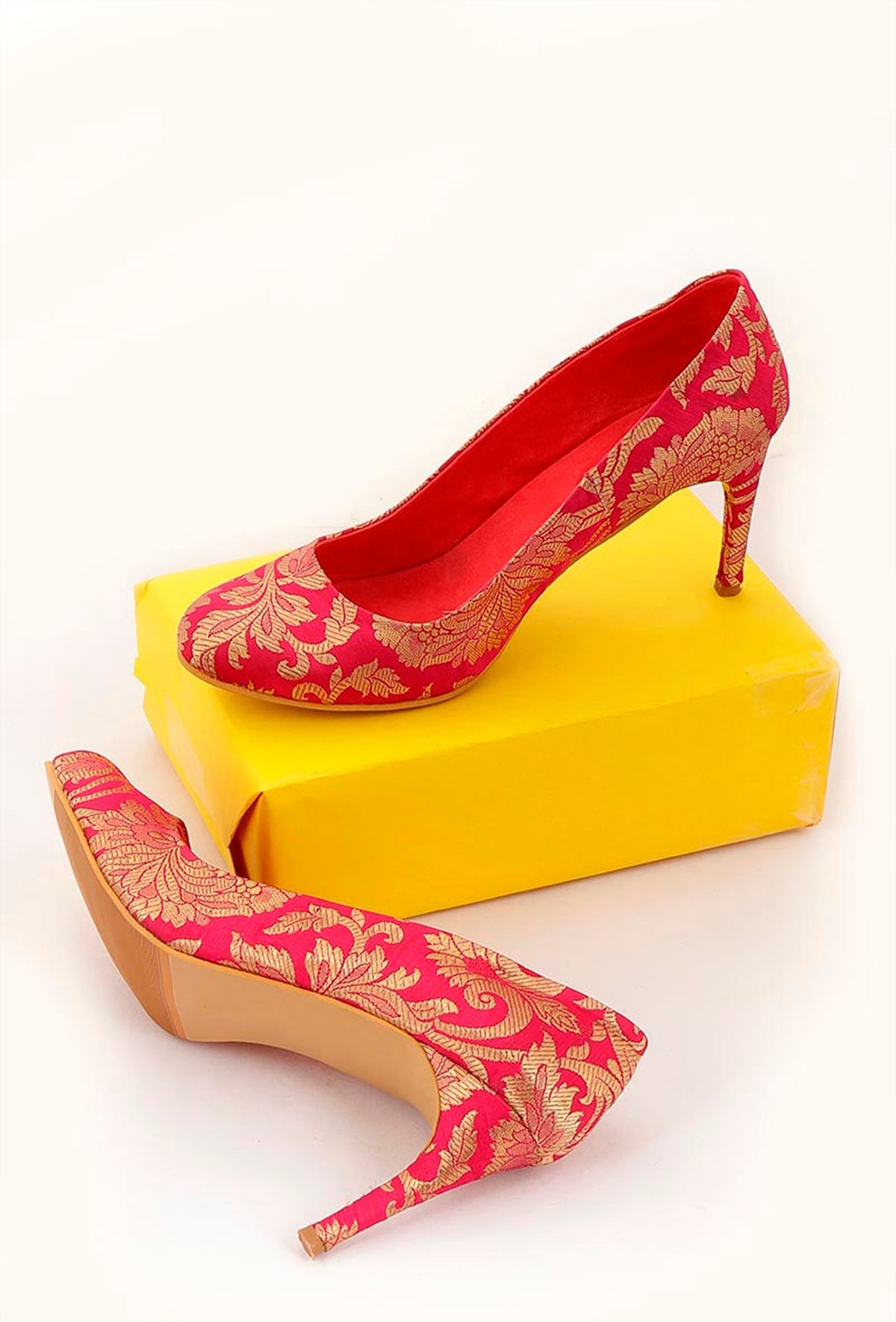 Fuchsia Brocade Pencil Heels サイズ EU38