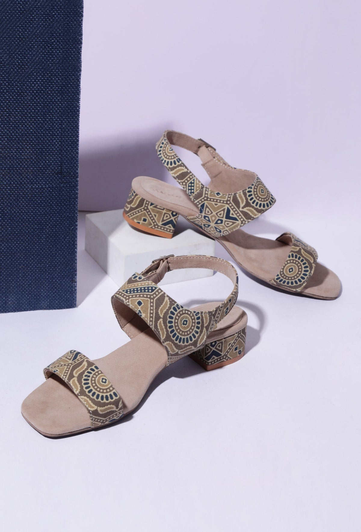 Cream Cotton Ajrakh Strappy Block Heels サイズ EU39