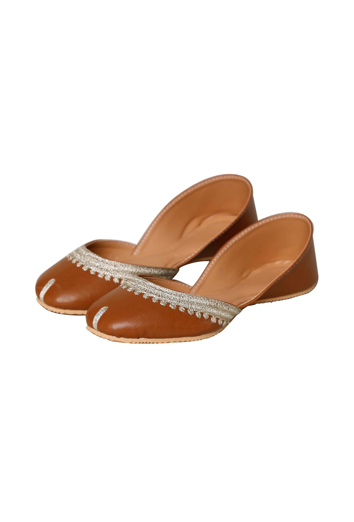 Tan Embroidered Cruelty-Free Leather Juttis サイズ EU38
