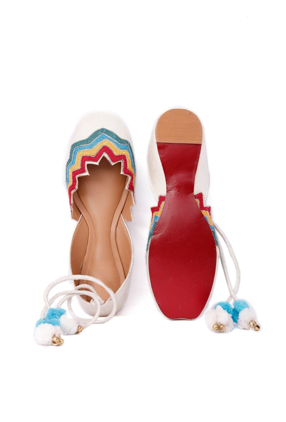Satrangi Multicolour Resham Embroidered Juttis サイズ EU42