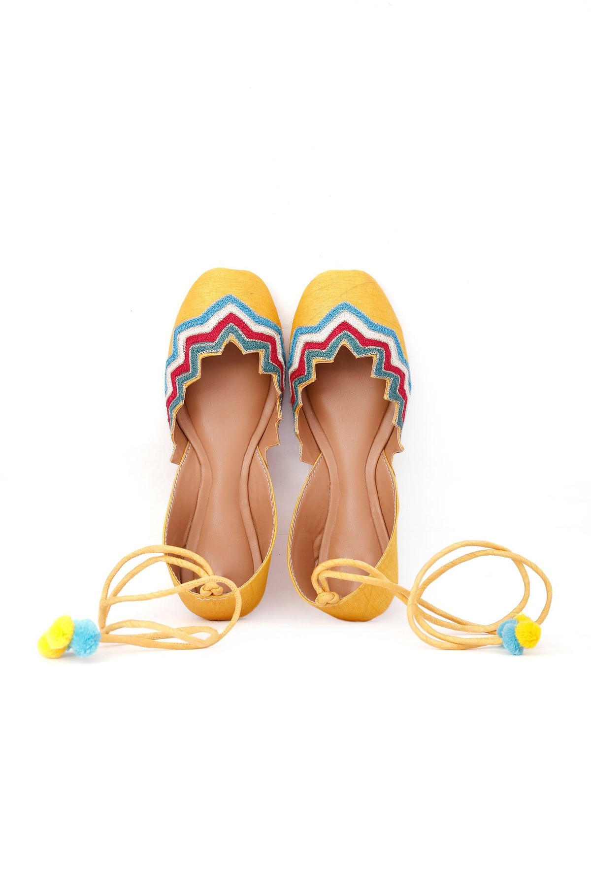Umang Resham Embroidered Juttis for Women サイズ EU42