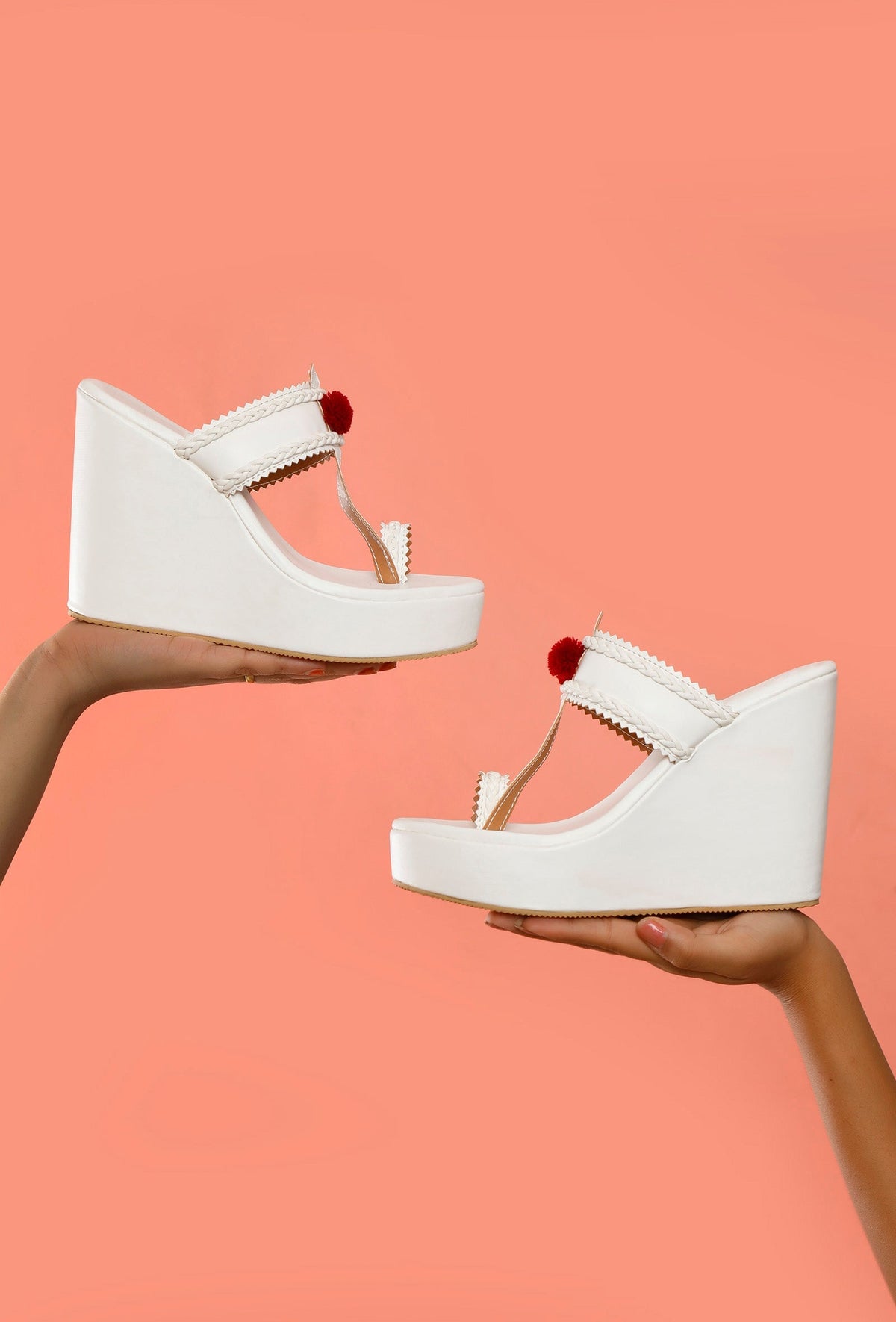 White Vegan Leather Wedges サイズ EU39