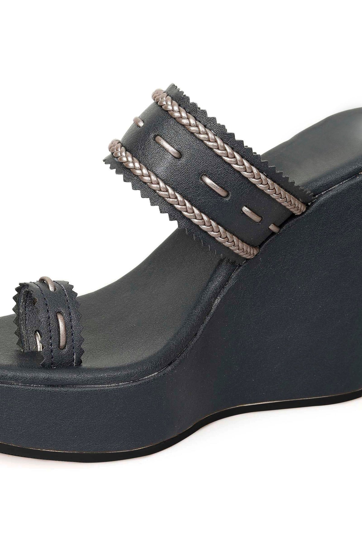 Midnight Blue Kolhapuri Inspired Wedges サイズ EU35