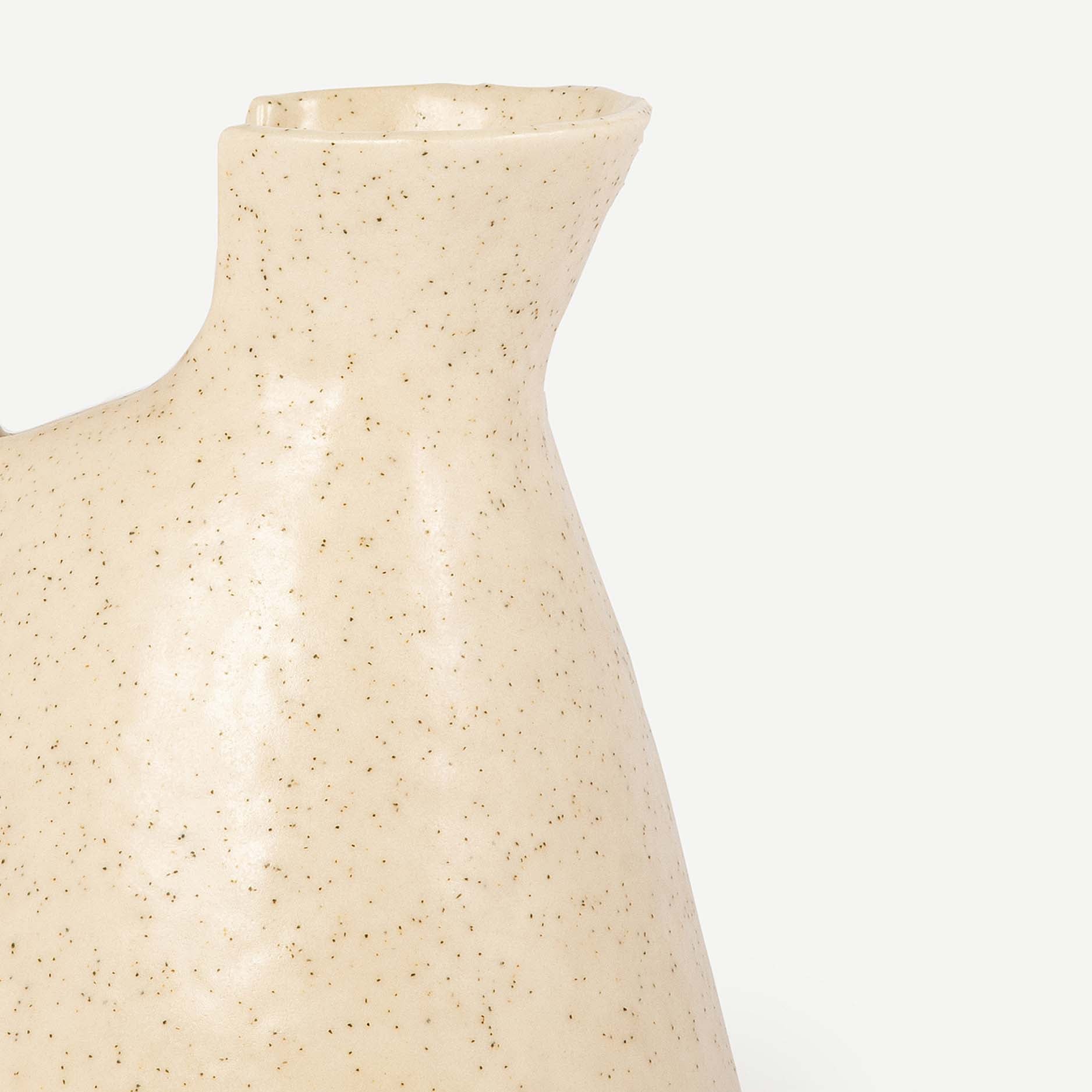 ARTESANO JUG 12.5(長) x 12.5(幅) x 18.9(高)；直径: 12.5