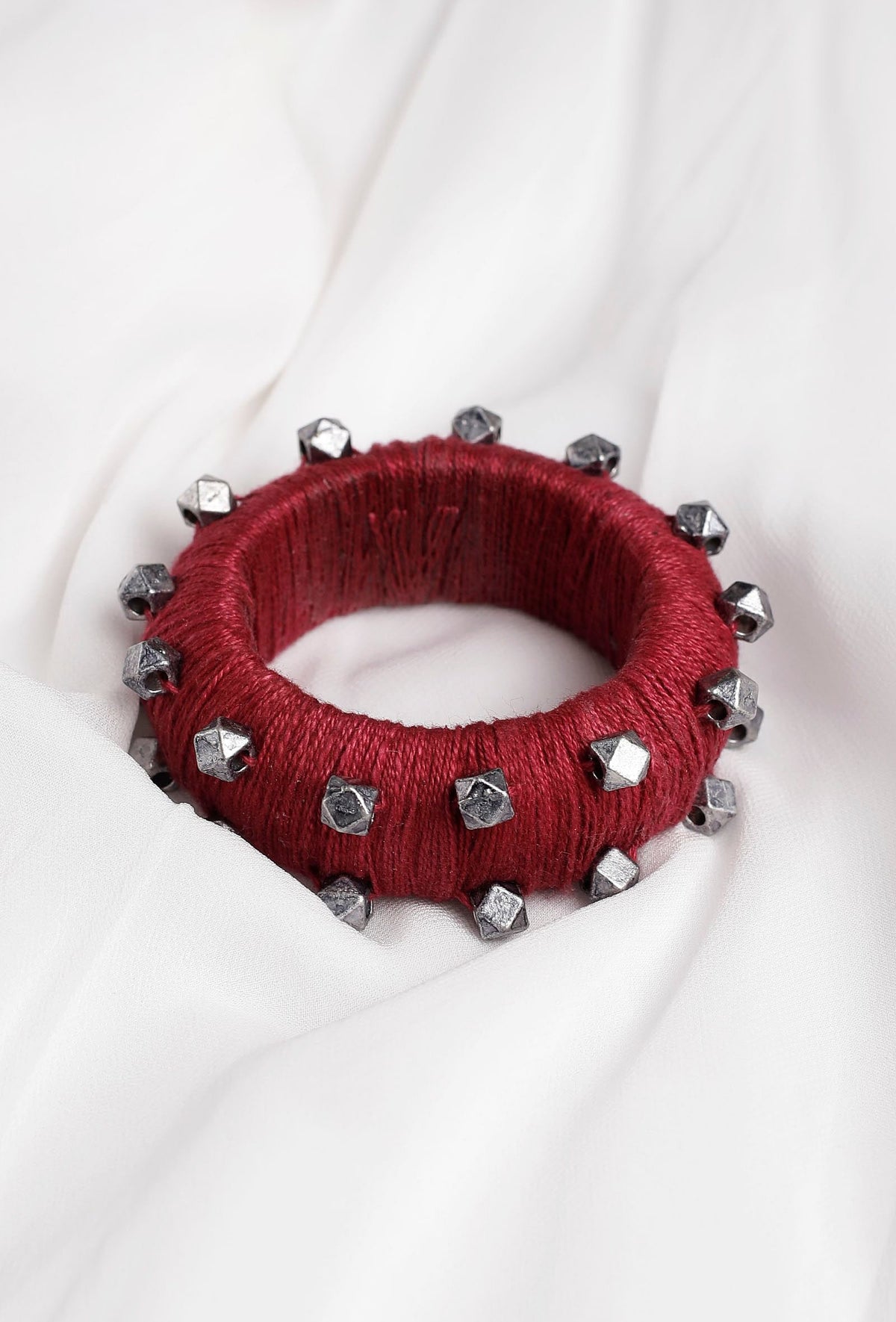Scarlet Red Thread Wooden Bangles サイズ 2.6（内径 約6.0cm）