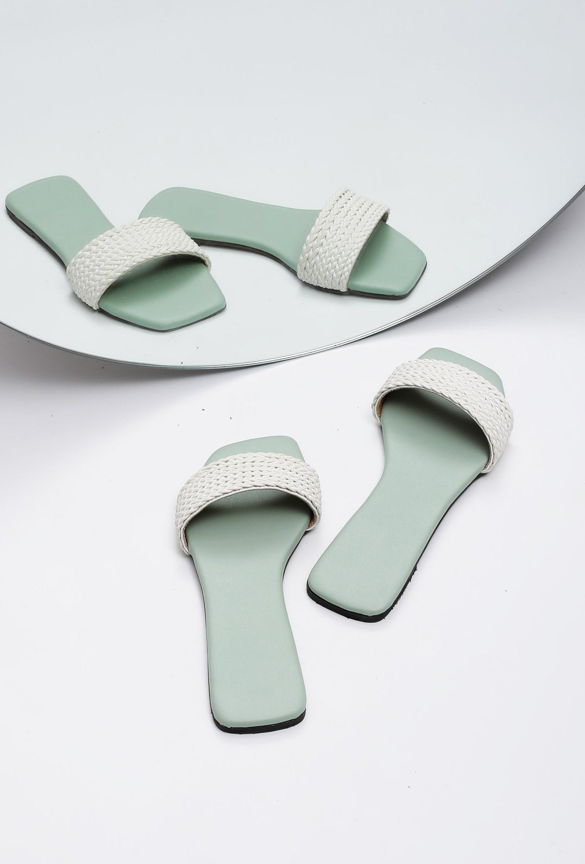 Sage Green Braided Cruelty Free Leather Flats サイズ EU35