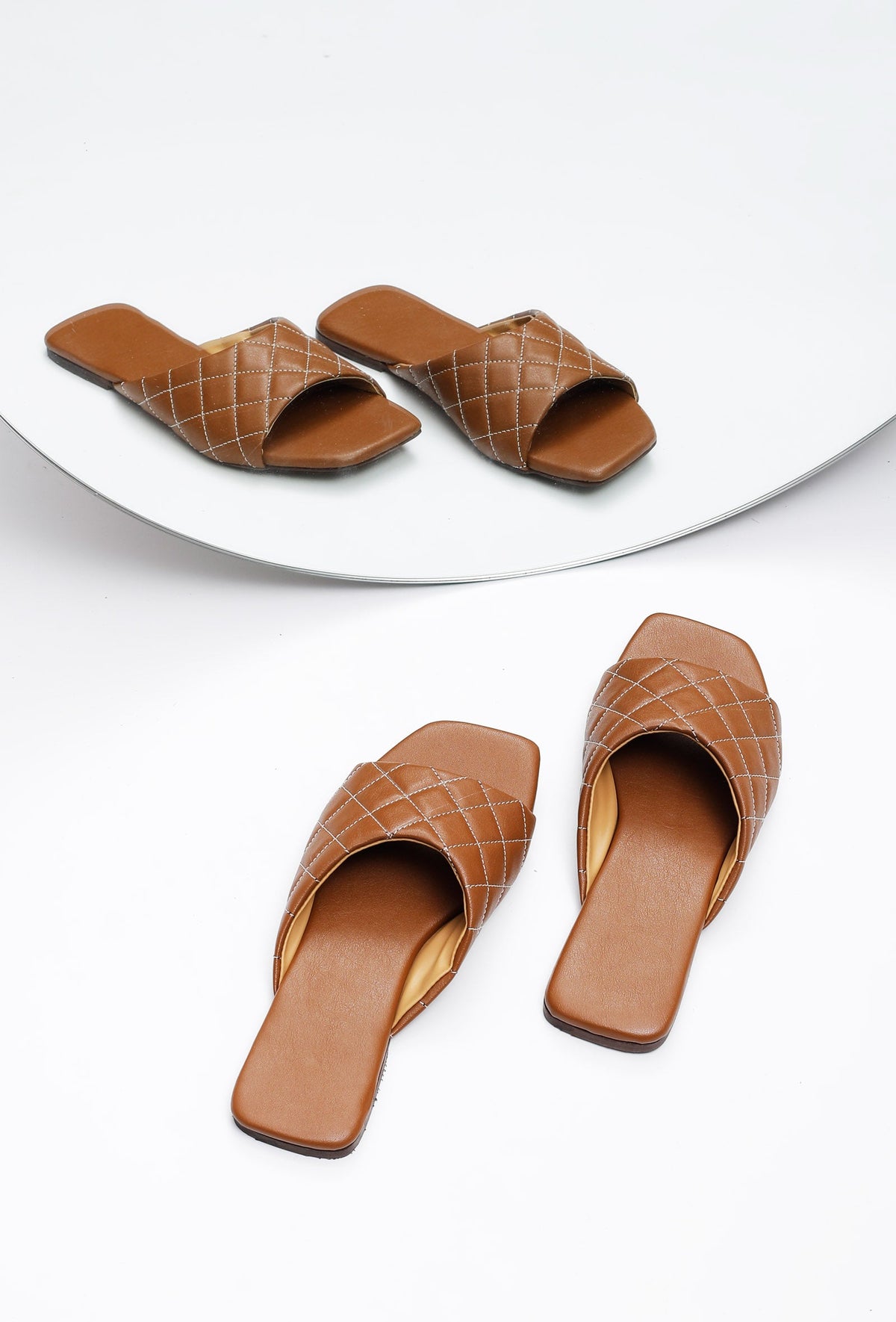 Fawn Brown Quilted Cruelty Free Leather Sliders サイズ EU38