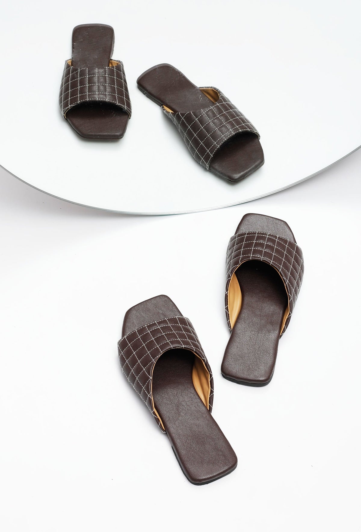 Pecan Brown Quilted Cruelty Free Leather Sliders サイズ EU37