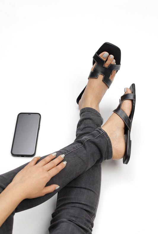 Boho Black Cruelty Free Leather Sliders サイズ EU38