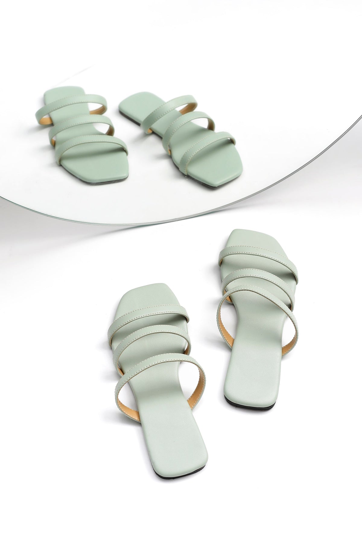 Mint Green Three Strap Cruelty Free Leather Flats サイズ EU38