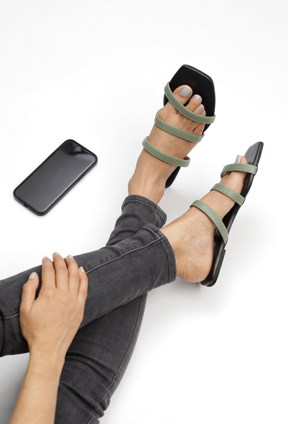 Green Straps Black Sole Cruelty Free Leather Flats サイズ EU38
