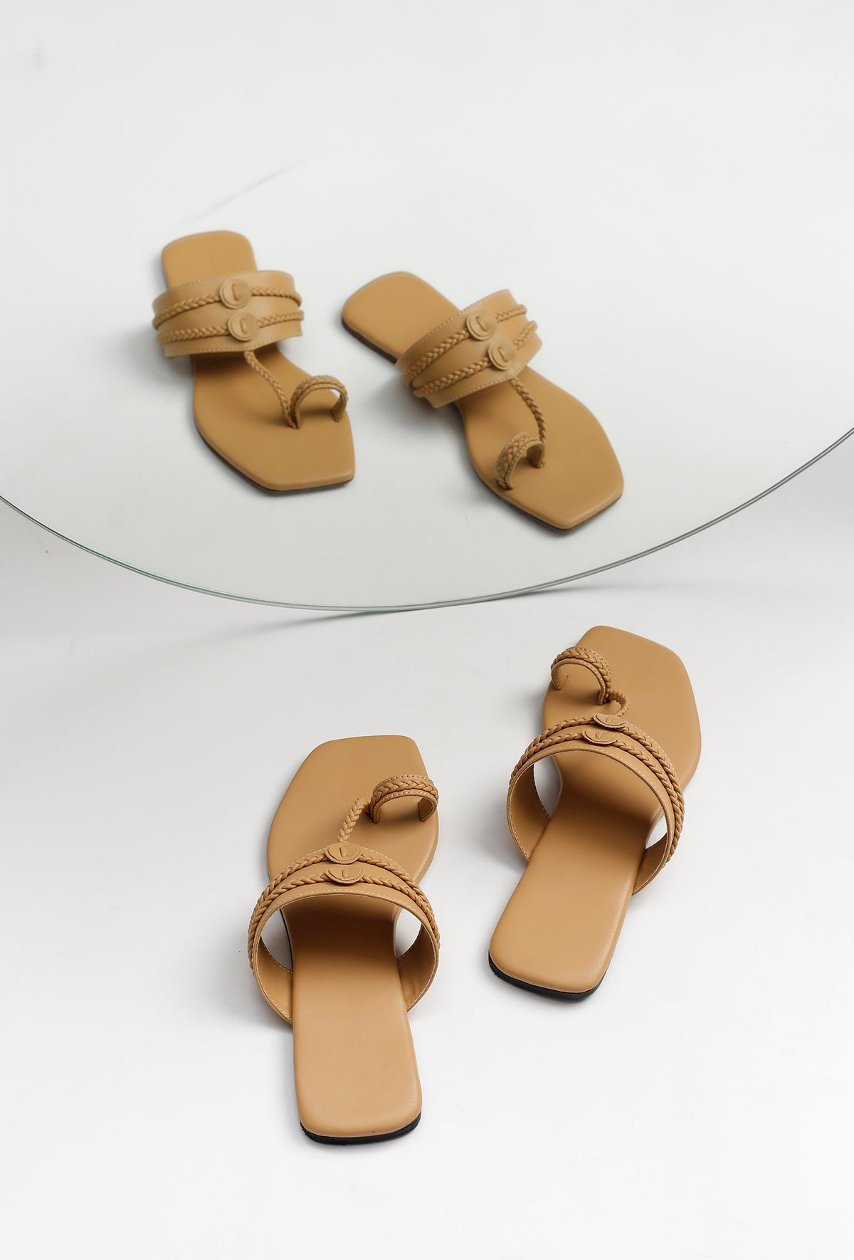 Golden Matt Cruelty Free Leather Inspired Kolhapuri サイズ EU35