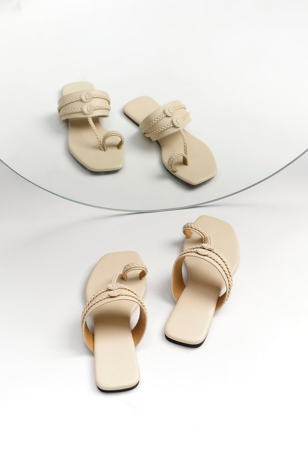 Creamy White Cruelty Free Leather Inspired Kolhapuri サイズ EU40