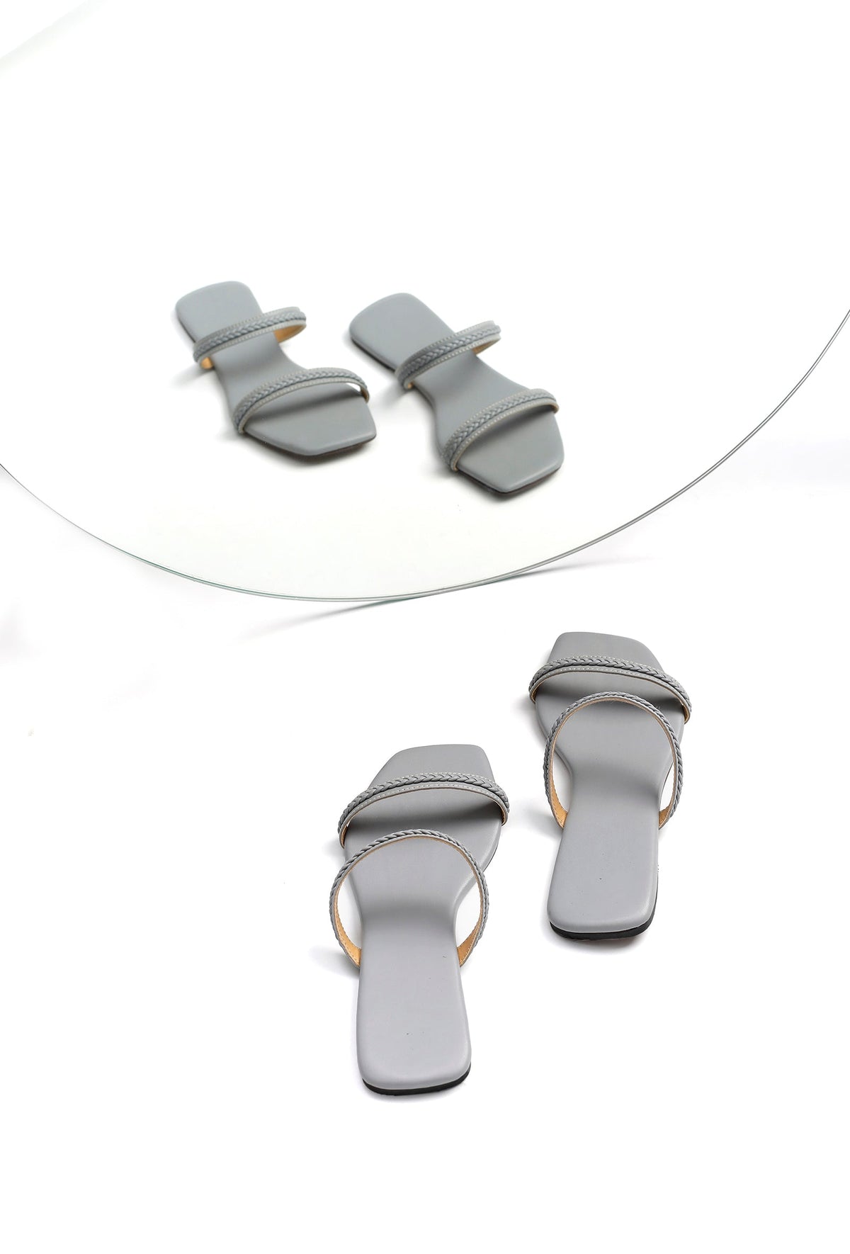Pastel Grey Braided Cruelty Free Leather Sliders サイズ EU37