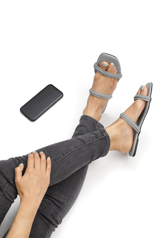 Pastel Grey Braided Cruelty Free Leather Sliders サイズ EU38
