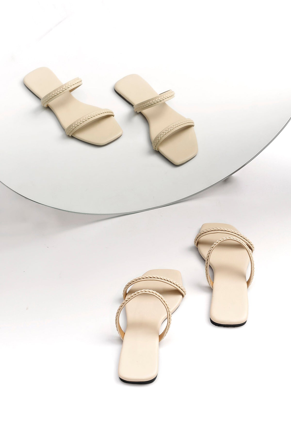 Creamy White Cruelty Free Leather Sliders サイズ EU40