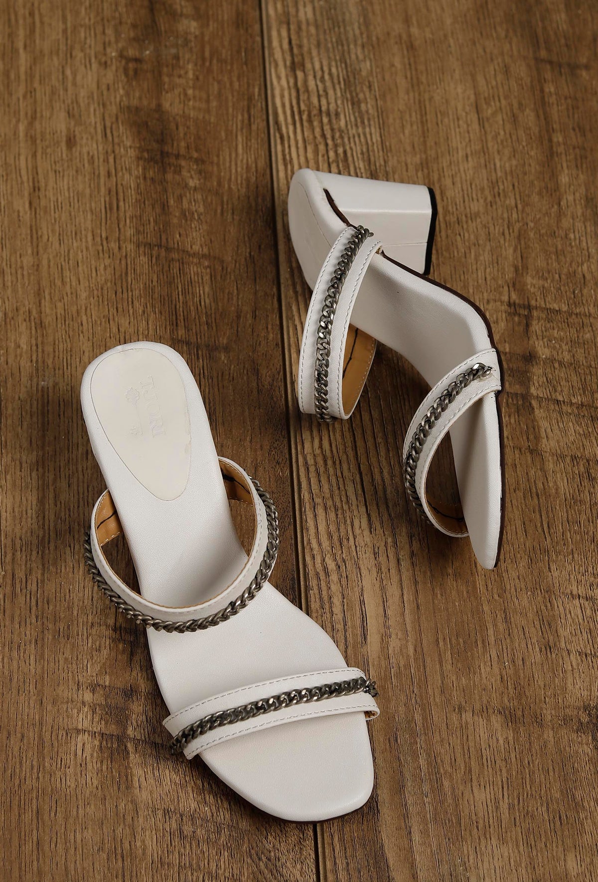 Snow White Chain Cruelty-Free Leather Heels サイズ EU42